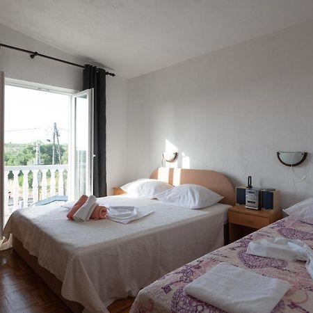 Marina'S Apartments Ražanac Екстериор снимка