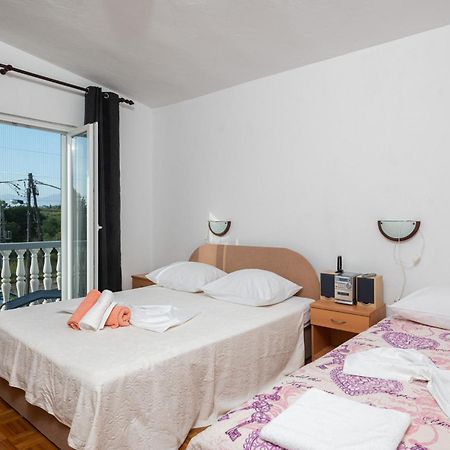 Marina'S Apartments Ražanac Стая снимка