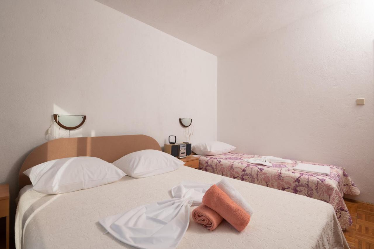 Marina'S Apartments Ražanac Екстериор снимка