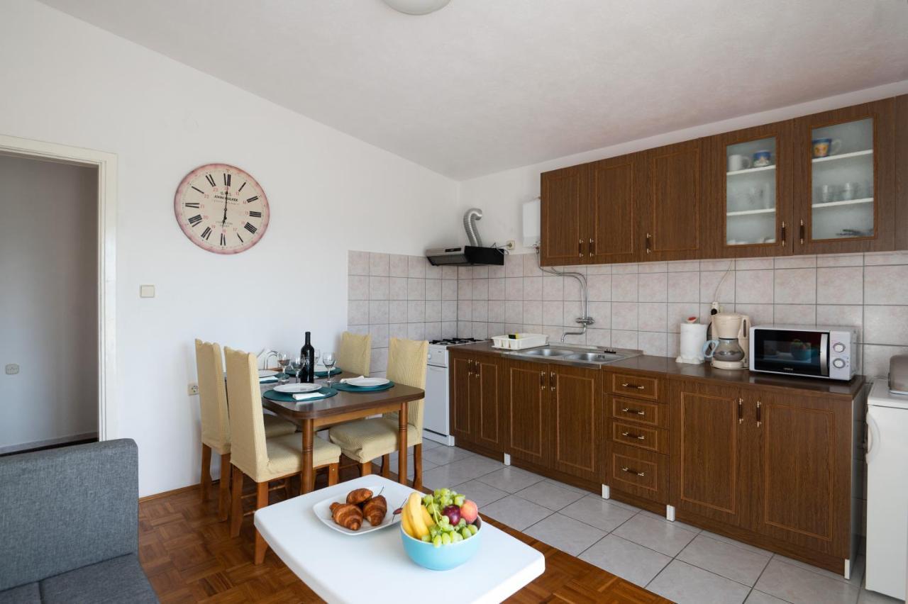 Marina'S Apartments Ražanac Екстериор снимка