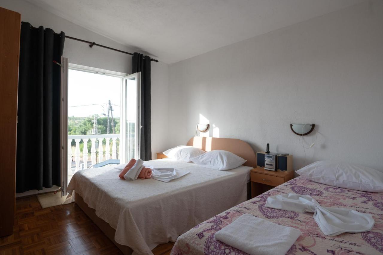 Marina'S Apartments Ražanac Екстериор снимка