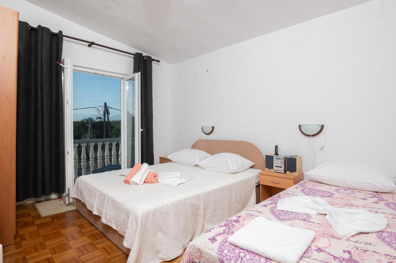 Marina'S Apartments Ražanac Екстериор снимка