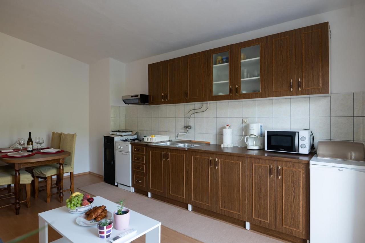 Marina'S Apartments Ražanac Екстериор снимка