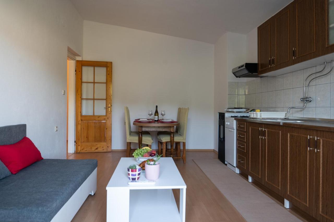 Marina'S Apartments Ražanac Екстериор снимка