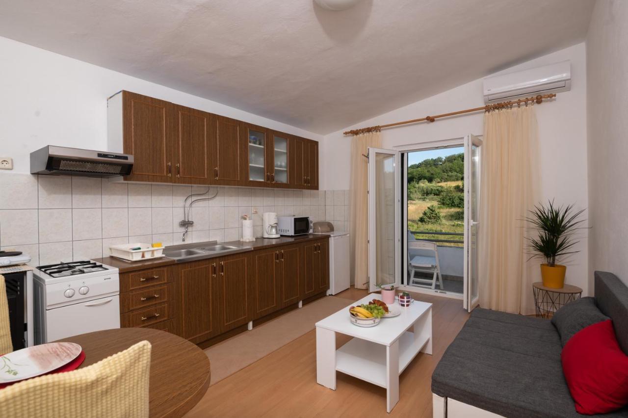 Marina'S Apartments Ražanac Екстериор снимка