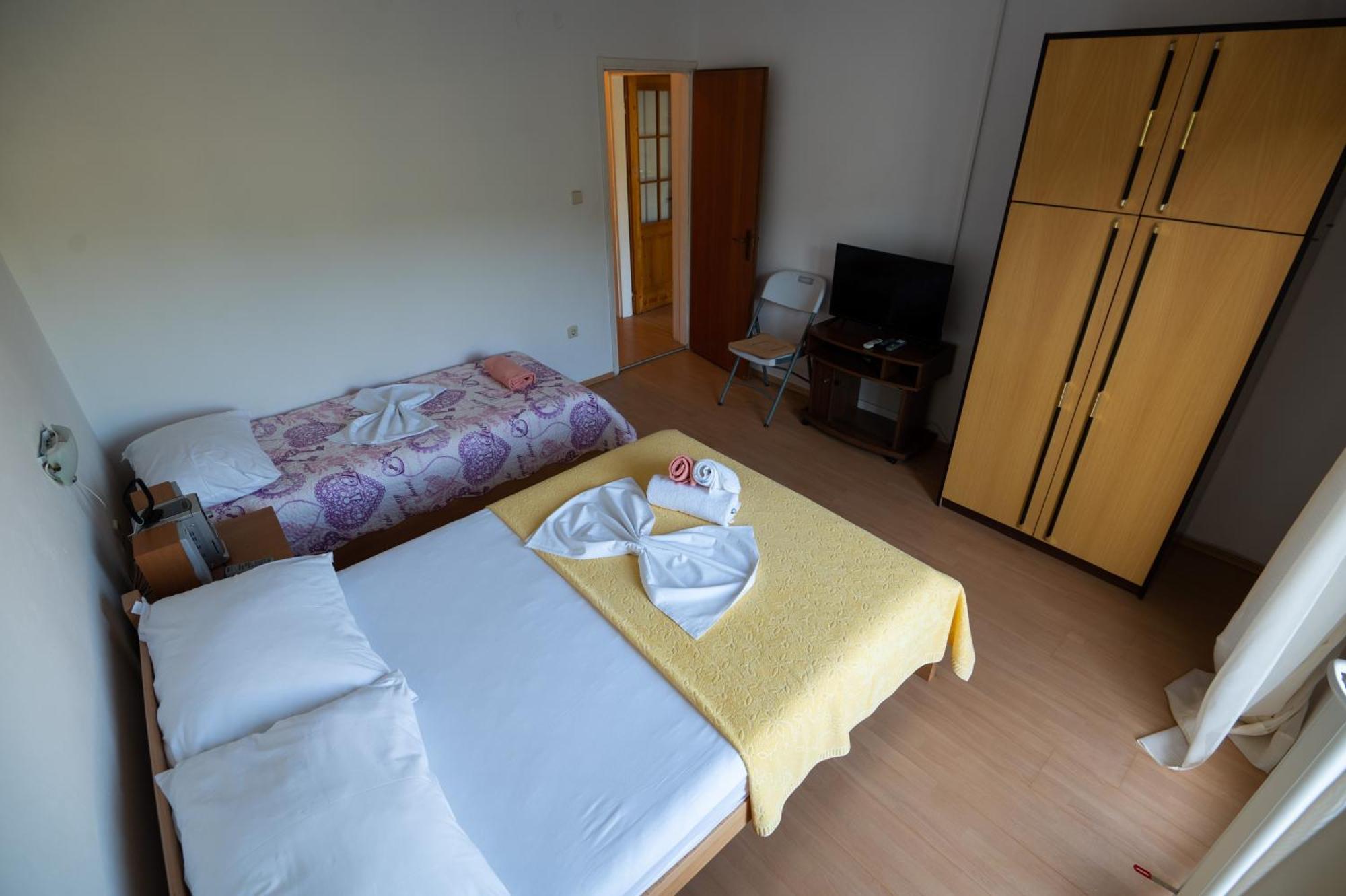 Marina'S Apartments Ražanac Стая снимка